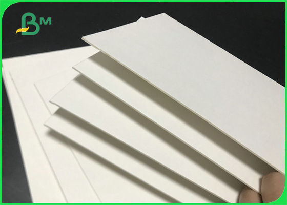 Từ 0,4mm đến 0,7mm Tấm giấy thấm hút ẩm màu trắng tự nhiên dày cho tấm lót