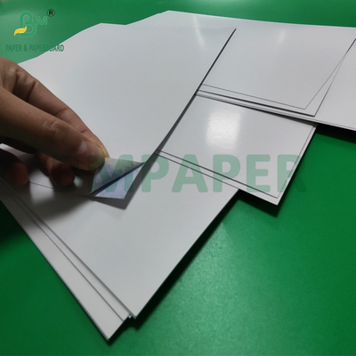 300gm 320gm Blue Core C2S giấy cho thẻ chơi 71 x 65cm cao mịn