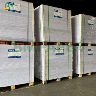 300gm 350gm Bảng giấy không phủ màu trắng cho Hangtag Độ mịn cao 70 x 100cm