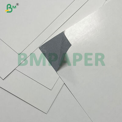 Giấy bìa định lượng 310gsm, bề mặt láng mịn, chống gập, lõi đen, dùng in ấn thẻ bài TCG