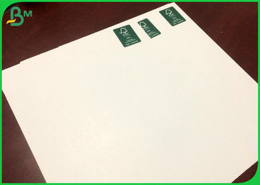 300GSM 610 * 860MM Màu trắng C1S Bảng ngà voi để làm hộp gấp