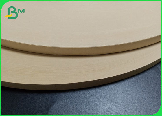 Giấy uống rơm màu nâu cứng trong cuộn
