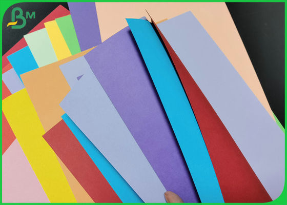 70gsm đến 250gsm Các loại Màu sắc trống Bảng hiển thị đồ họa Trang tính 70 * 100cm